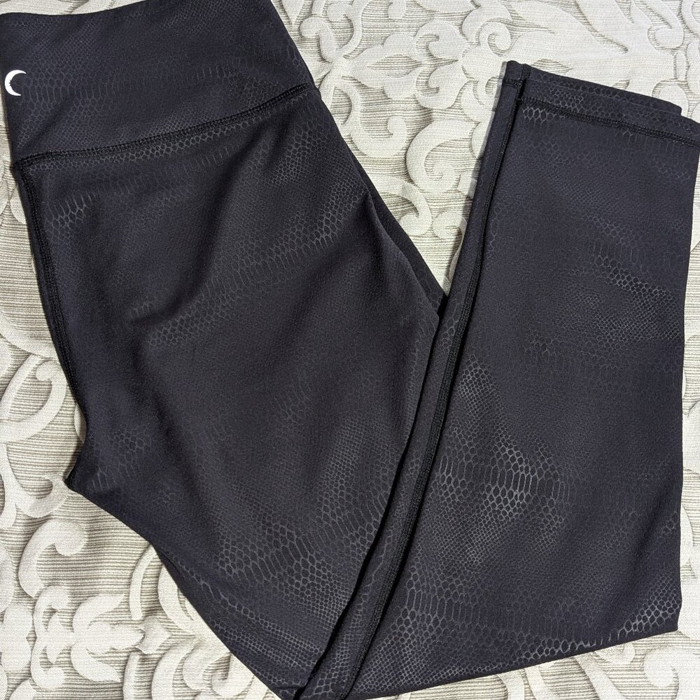 Black Venom Light n Tight Hi-Rise 7/8 24" size 8-10 - Picture 4 of 9